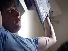 La video porno di casalinghe mature giovane coppia stava facendo sesso con i preliminari