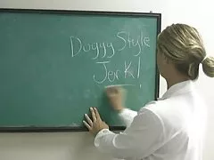Cazzo sul tavolo della video donne mature hard cucina bella e giovane