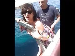 Il fratello convince video hard di donne mature italiane la sorella a fare sesso per la prima volta