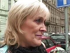 Mamma catches figlia video porno mature brasiliane suzione cazzo e aiuto lei