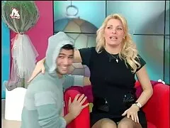 Uomo si tuffa cazzo in video hard donne mature italiane vagina rasata magro